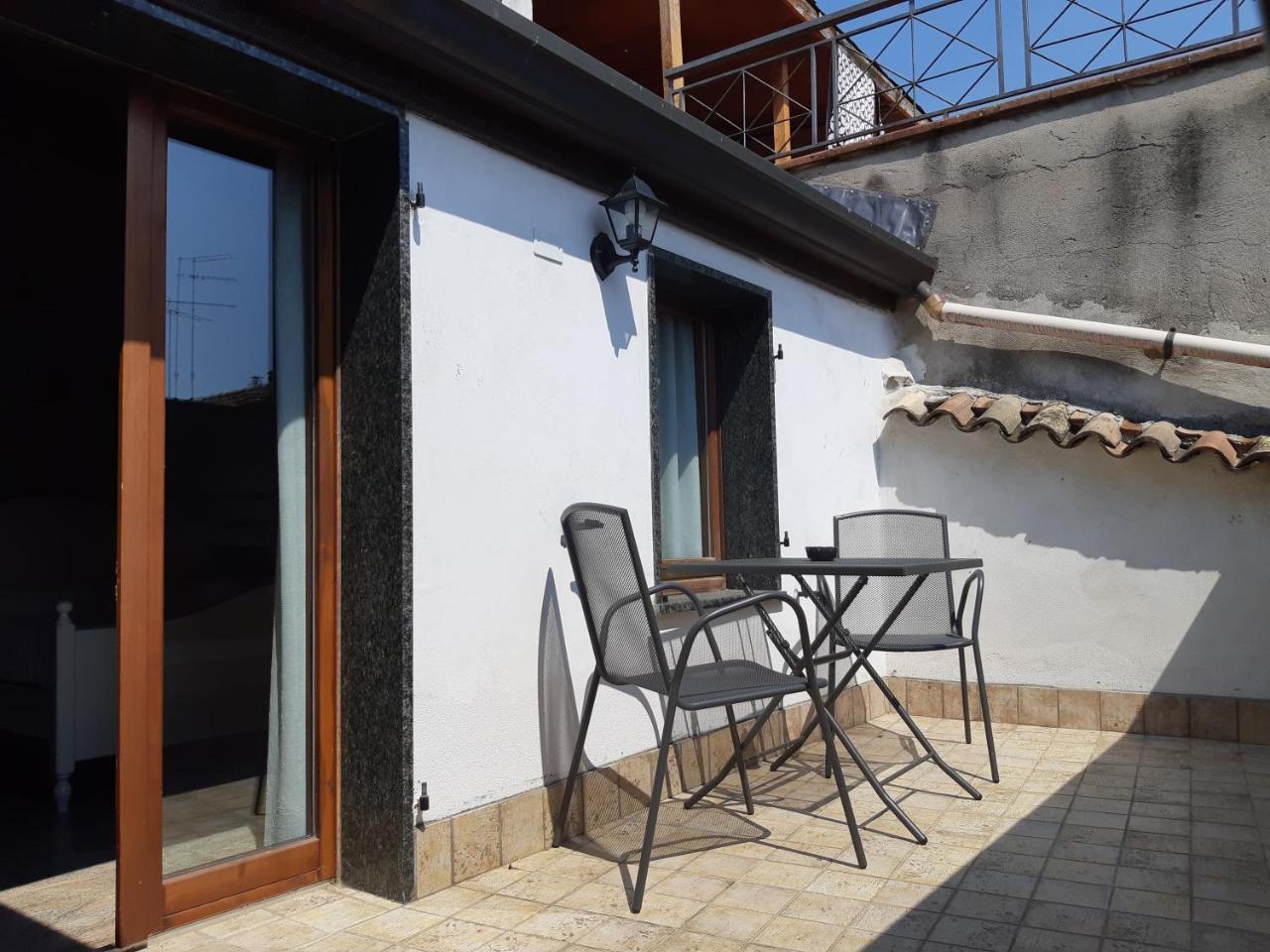 Anfite Apartments Castelletto Пескиера дел Гарда Екстериор снимка