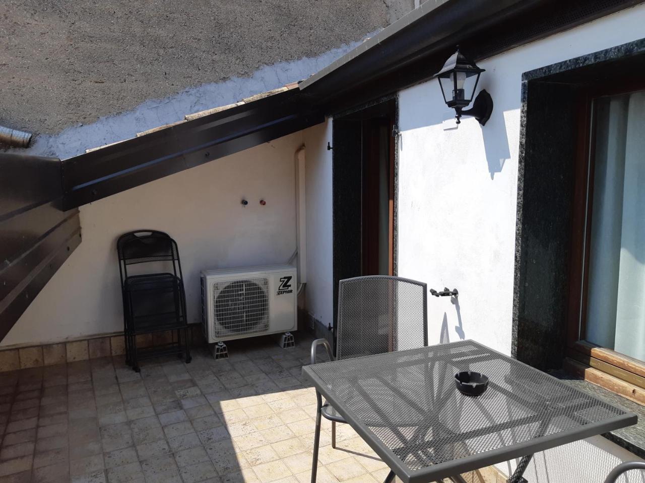 Anfite Apartments Castelletto Пескиера дел Гарда Екстериор снимка
