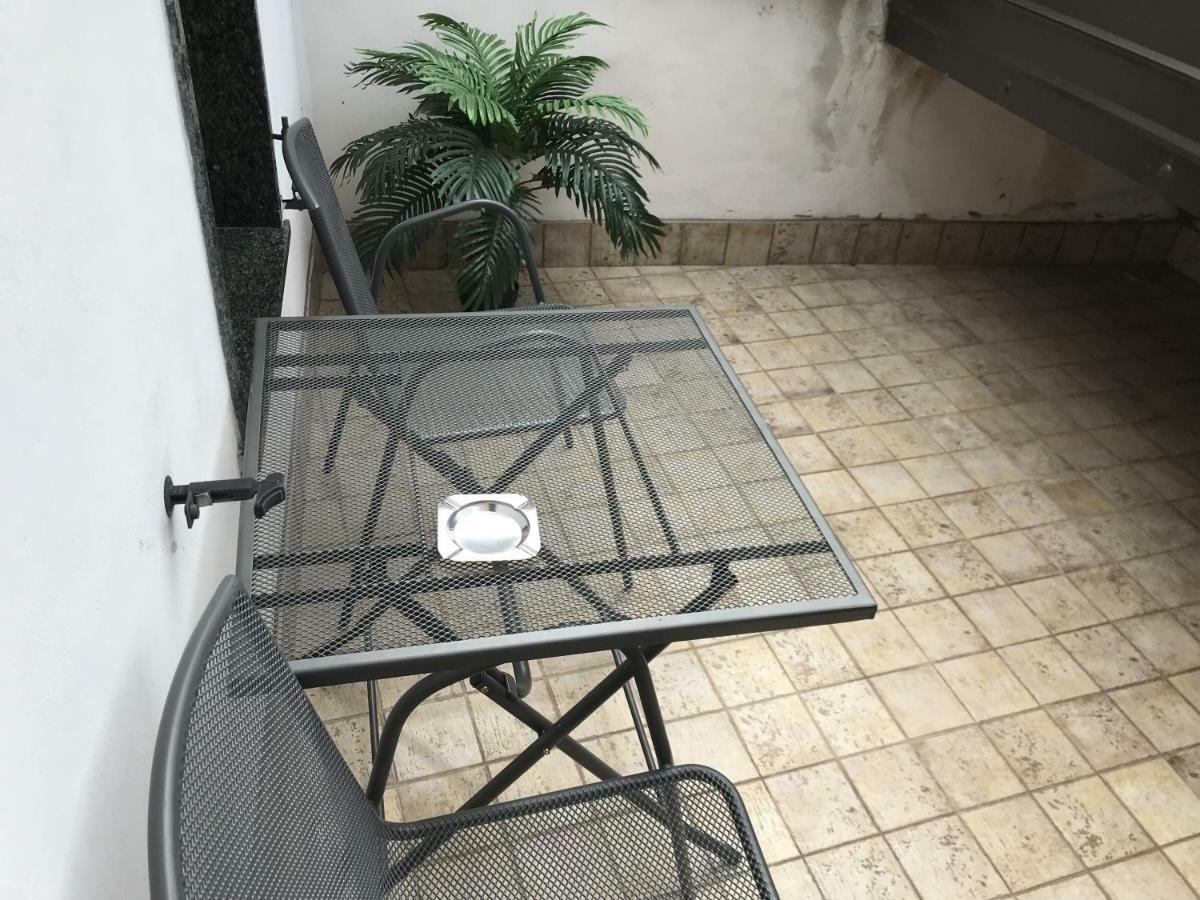 Anfite Apartments Castelletto Пескиера дел Гарда Екстериор снимка