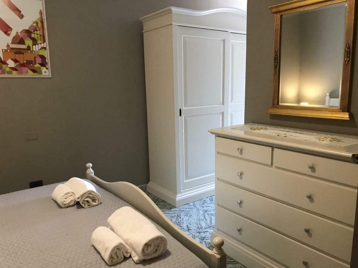 Anfite Apartments Castelletto Пескиера дел Гарда Екстериор снимка
