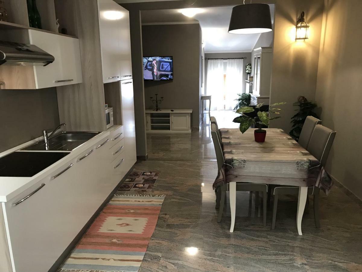 Anfite Apartments Castelletto Пескиера дел Гарда Екстериор снимка