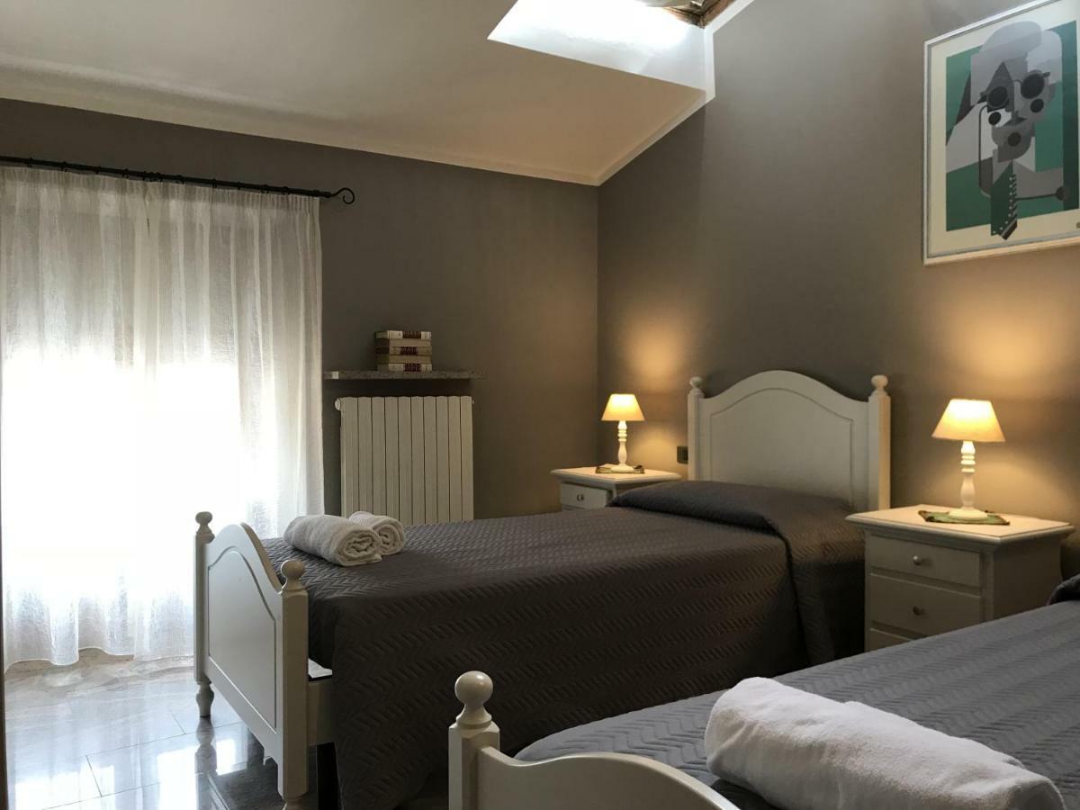 Anfite Apartments Castelletto Пескиера дел Гарда Екстериор снимка