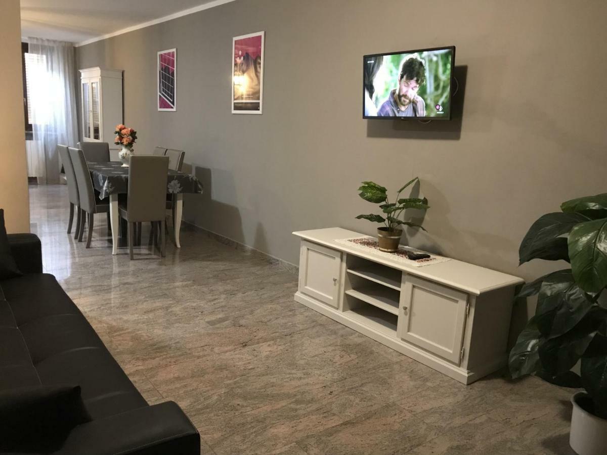 Anfite Apartments Castelletto Пескиера дел Гарда Екстериор снимка
