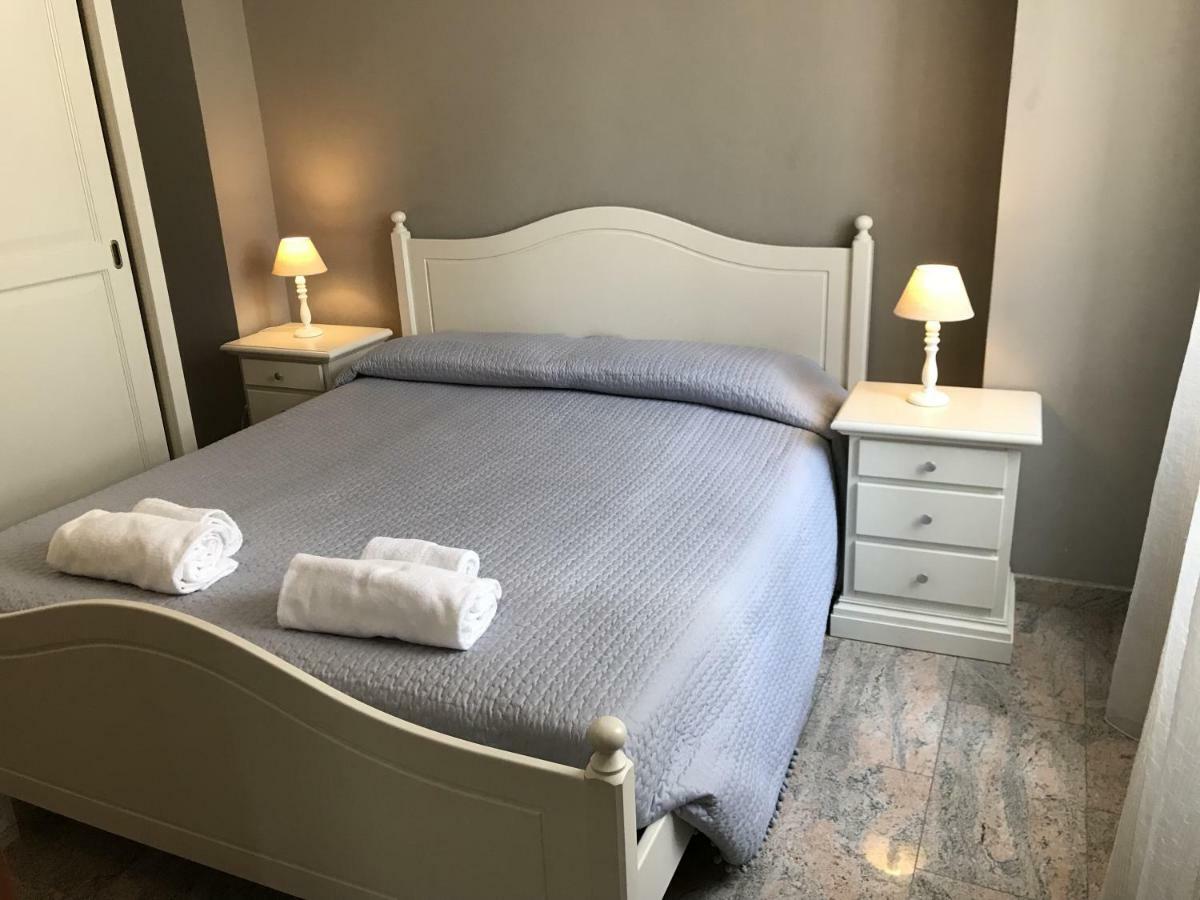 Anfite Apartments Castelletto Пескиера дел Гарда Екстериор снимка