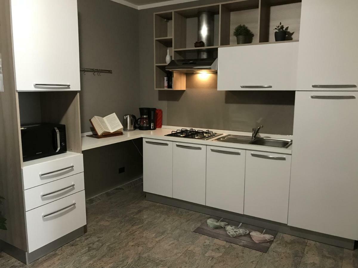 Anfite Apartments Castelletto Пескиера дел Гарда Екстериор снимка